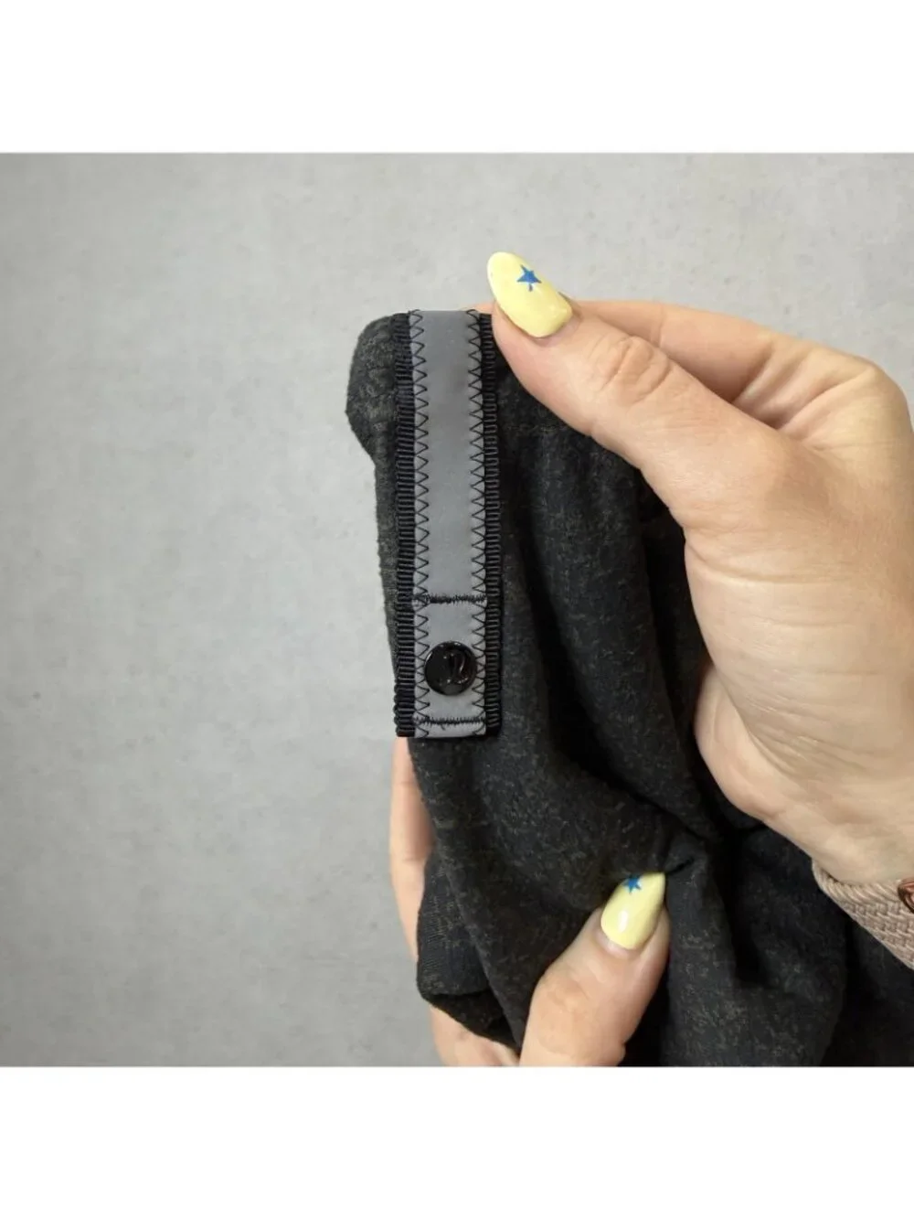 Lululemon Scarf Womens One Size Black Snap Button Rectangle Wrap Shawl Knit